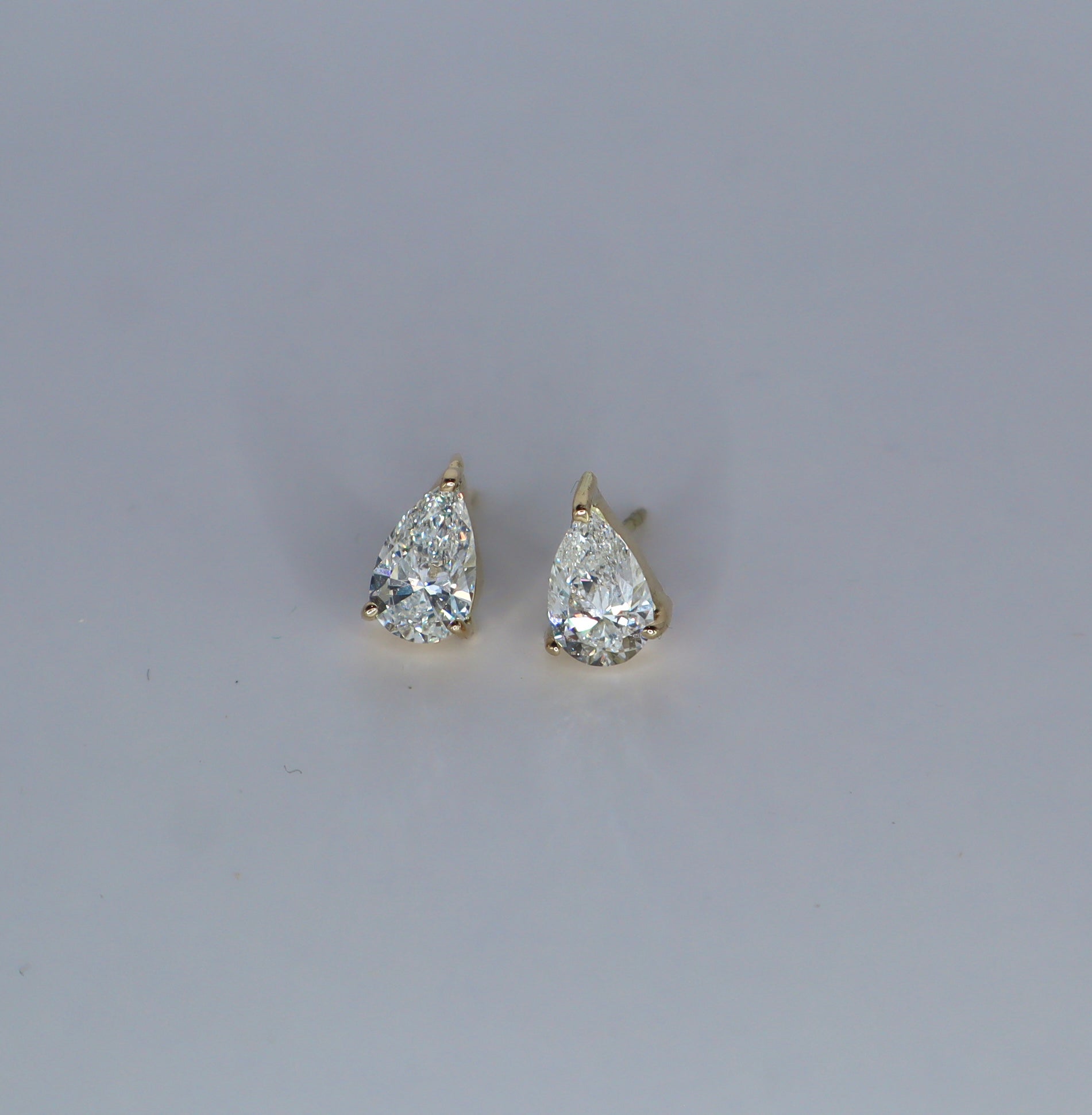 Pear Earrings 1 CT
