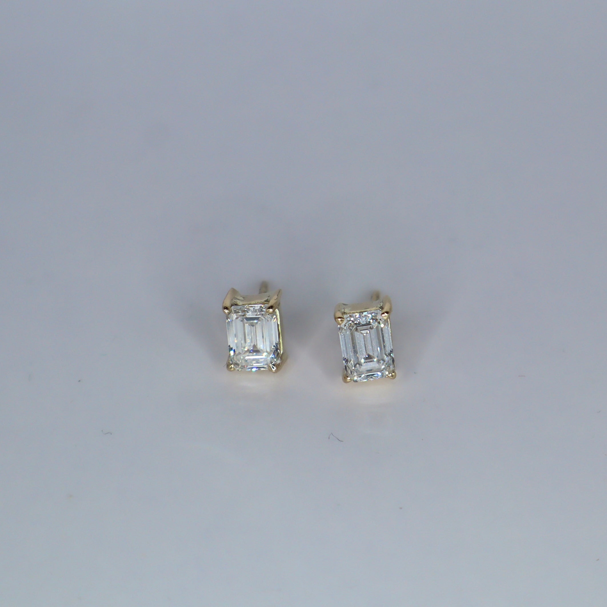 Emerald earrings 1 CT