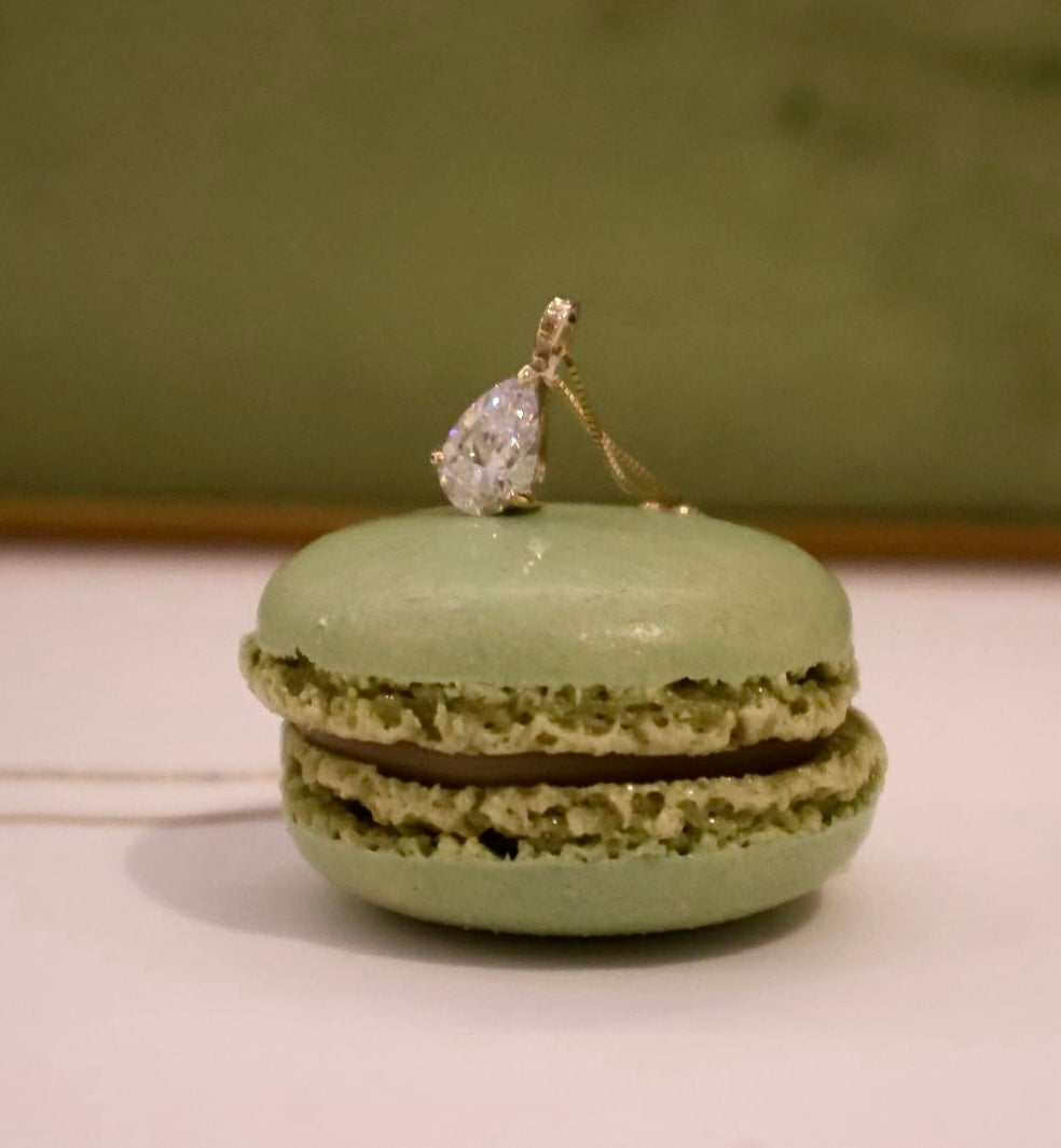 Collar diamante corte pera