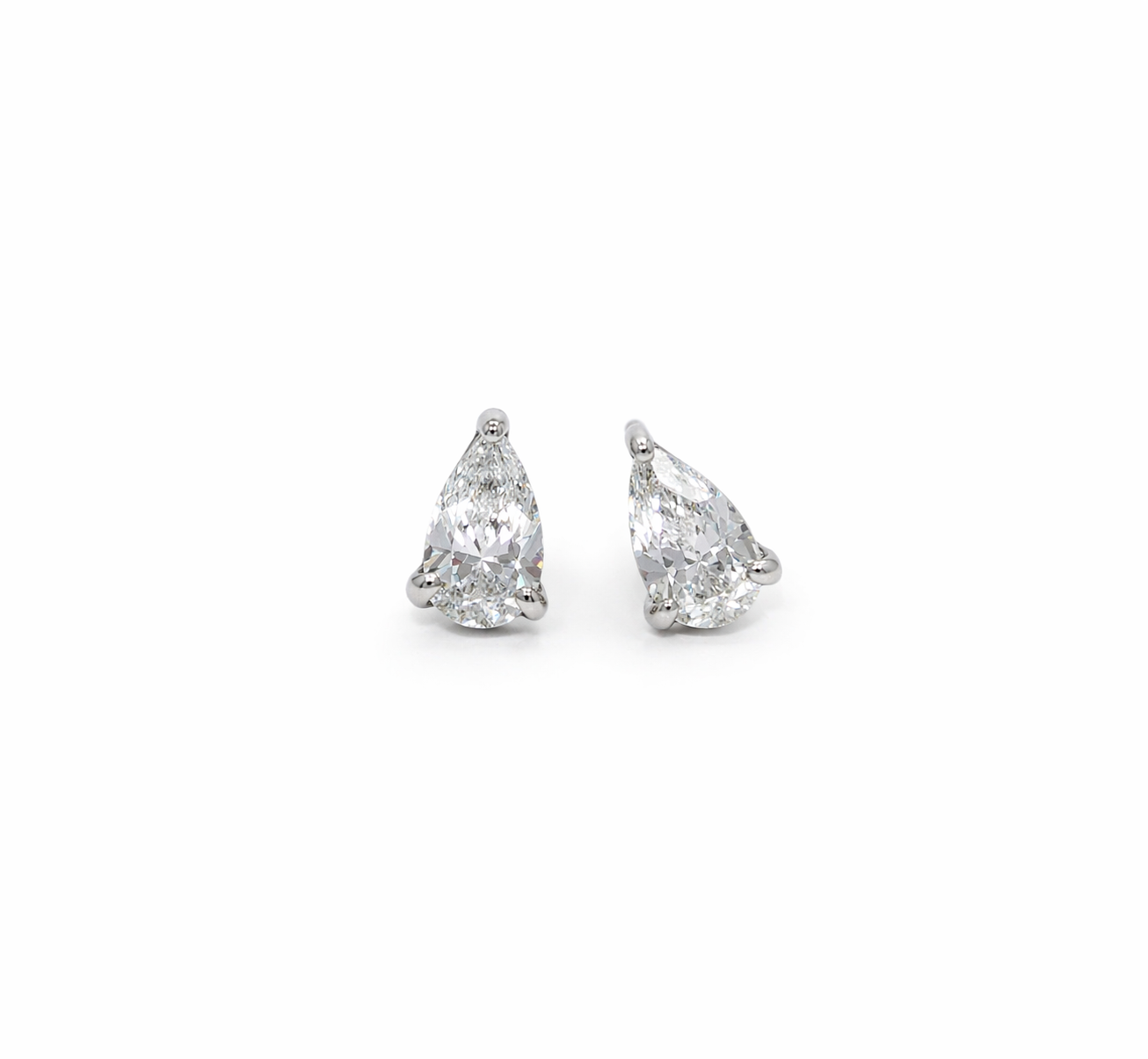 Pear Earrings 1 CT