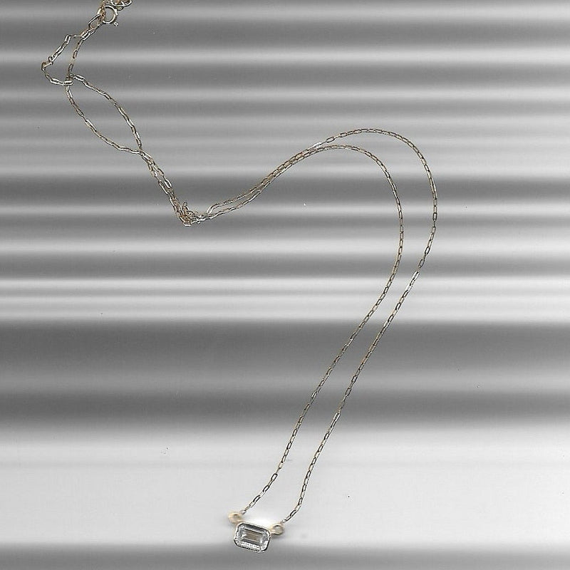 Collar corte esmeralda bezel