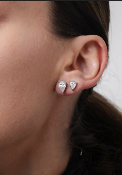 Pear Earrings 2 CT