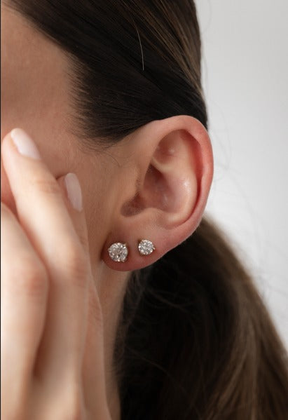 Round Earrings 2 CT